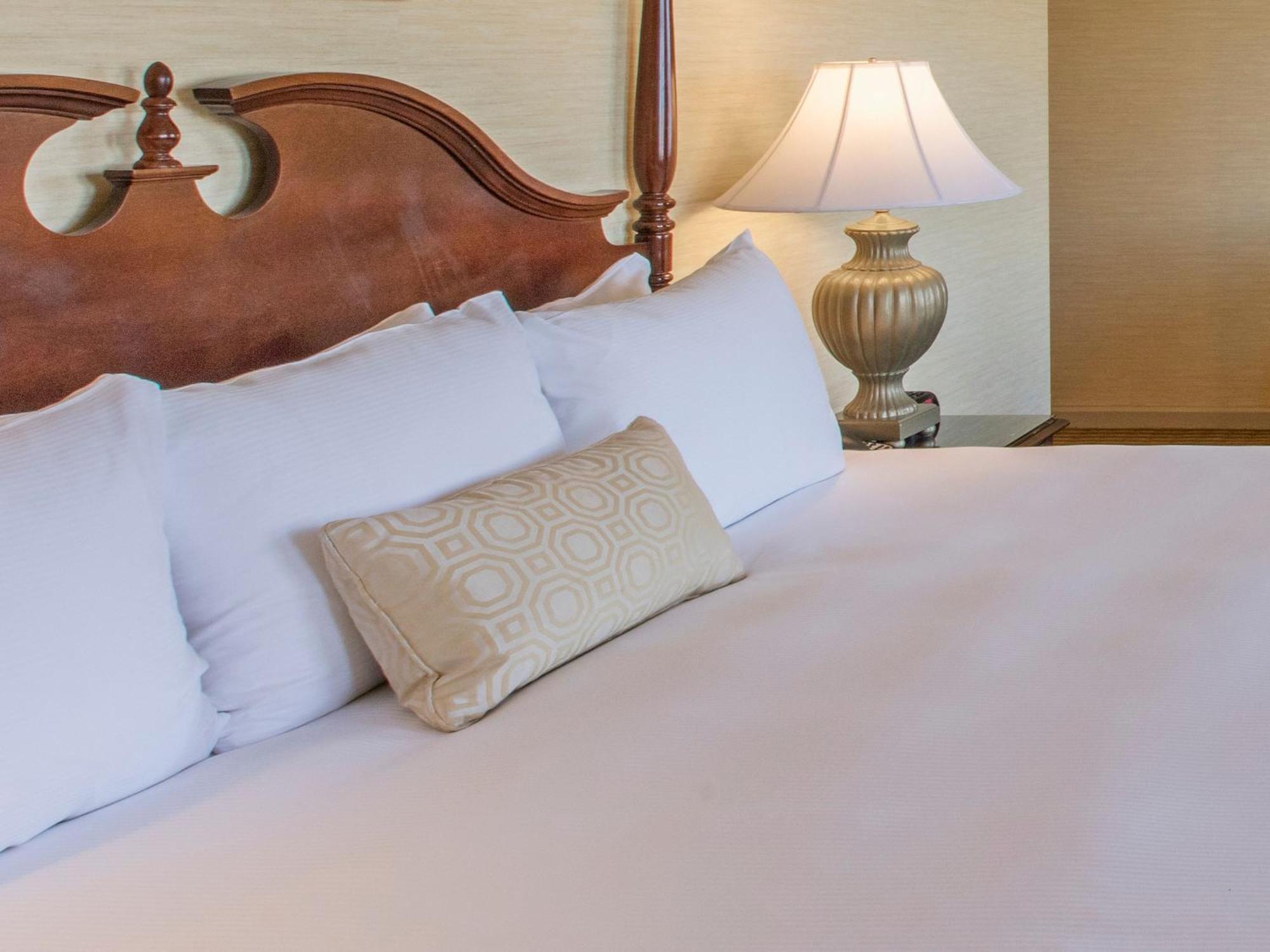 The Brown Hotel Louisville Exterior photo A bed with pillows